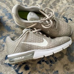 Nike Air Max - Women size 6